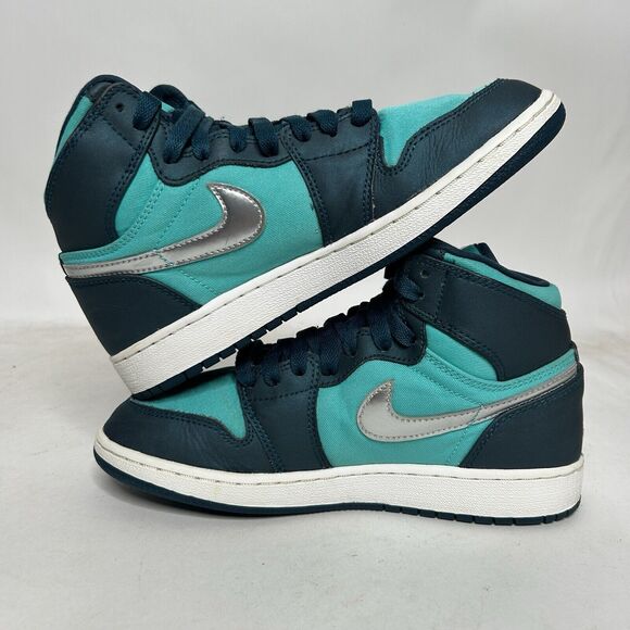 Nike Shoes Air Jordan 1 Retro High GG “Hyper Jade” 2024 - Picture 3 of 8